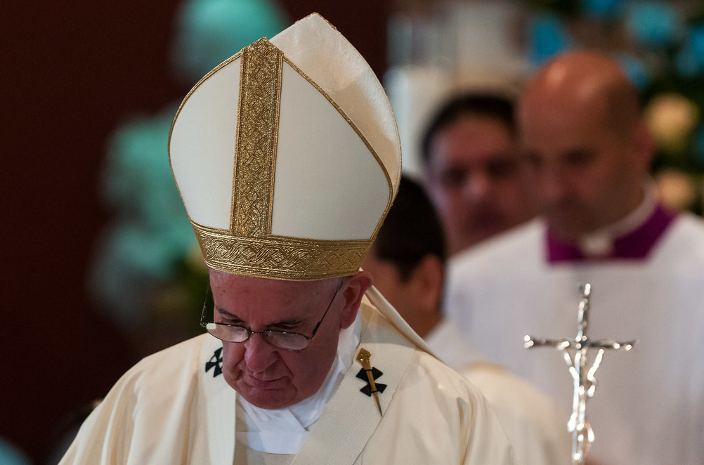 Papa Francisco oficiando la Santa Misa