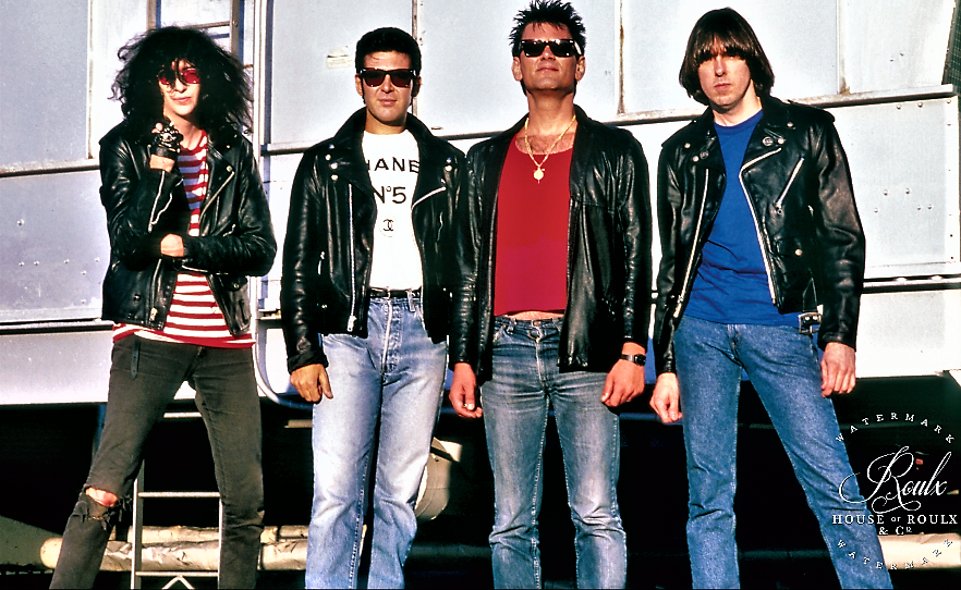 Clem Burke con Ramones, como Elvis Ramone!