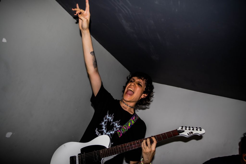 Luis, guitarra lider!