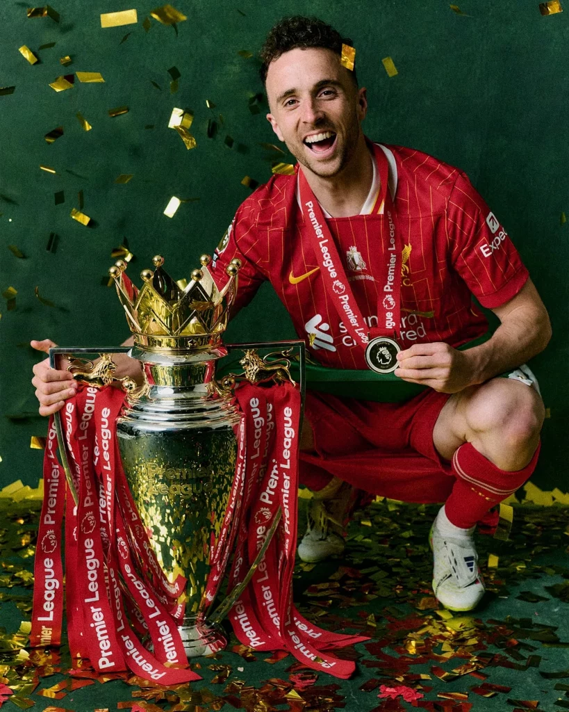 Diogo Jota como campeón de la Premier League 2024-25