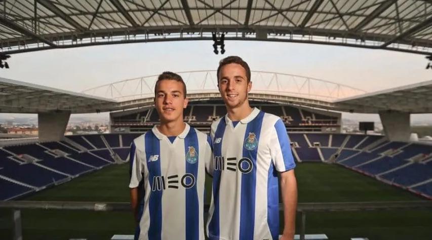 Diogo Jota junto con su hermano André Silva